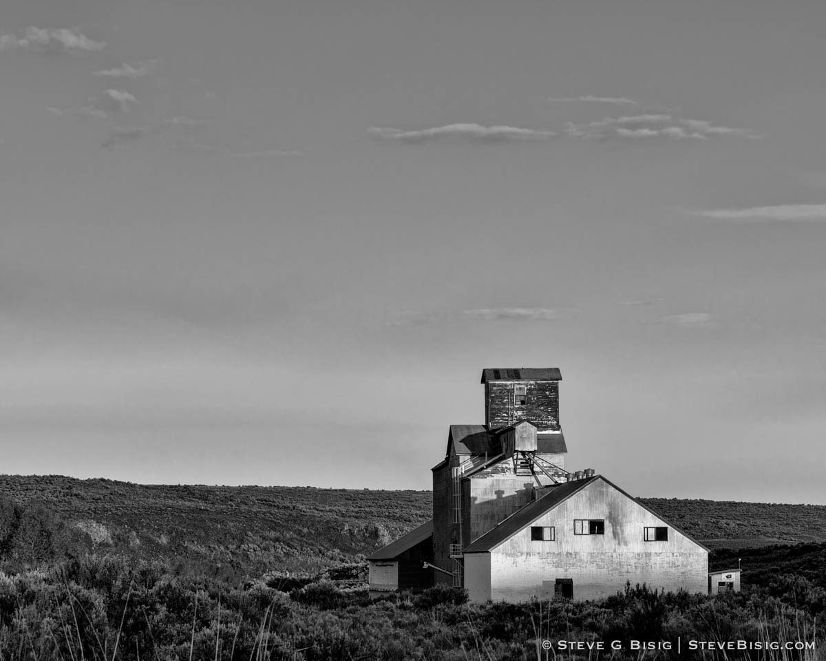 abandoned Abandonment decay pacific northwest Washington rural rural decay Rural Landscape Landscape usa vacant black and white landscape photography farm