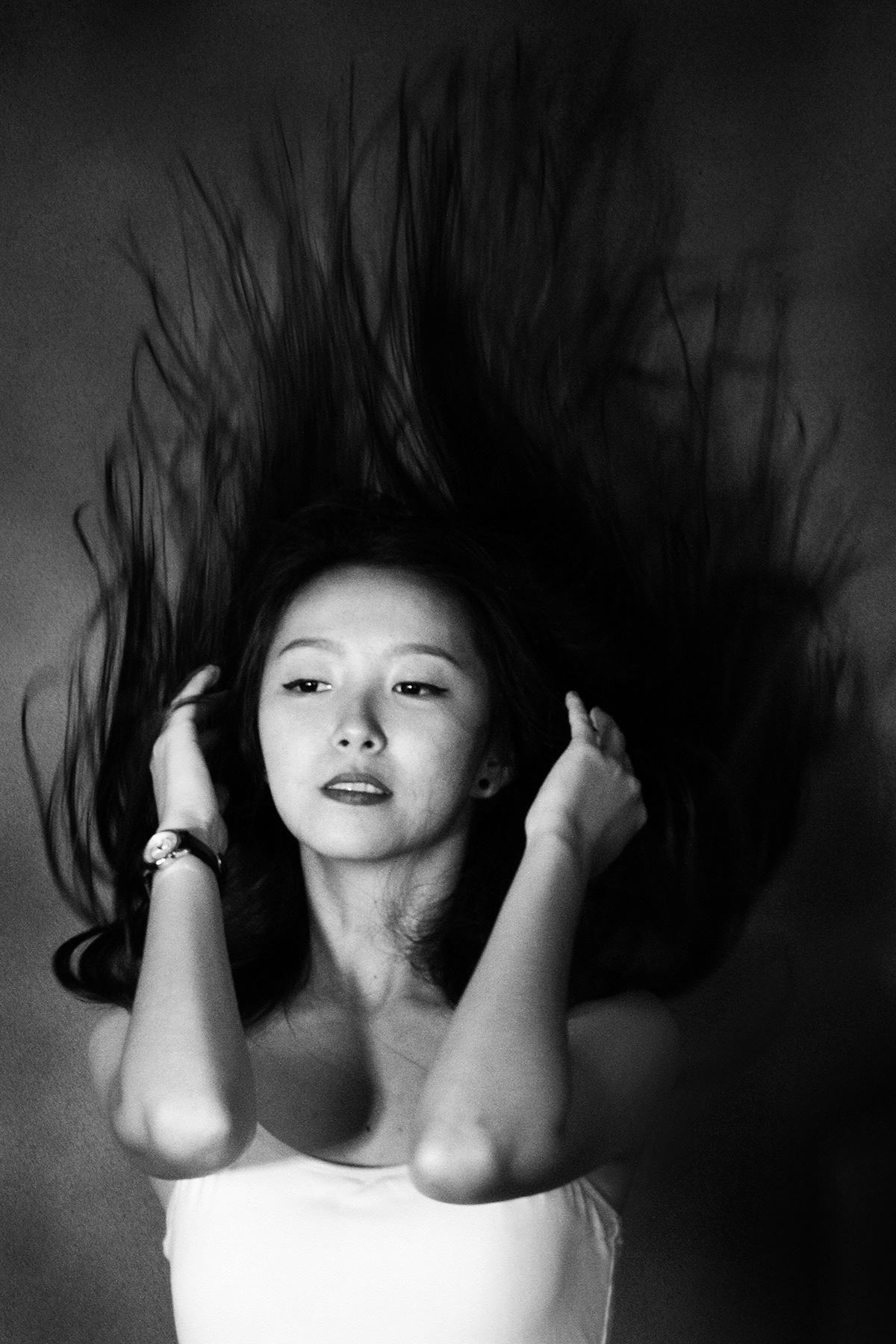 chinese model lighting black and white pose scared hair FREEZE