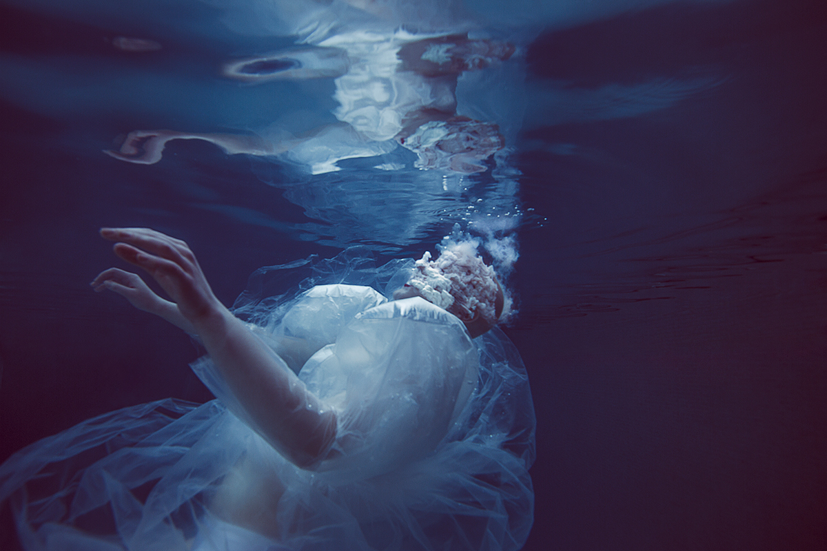 styling  underwaterphotography underwater models conceptual