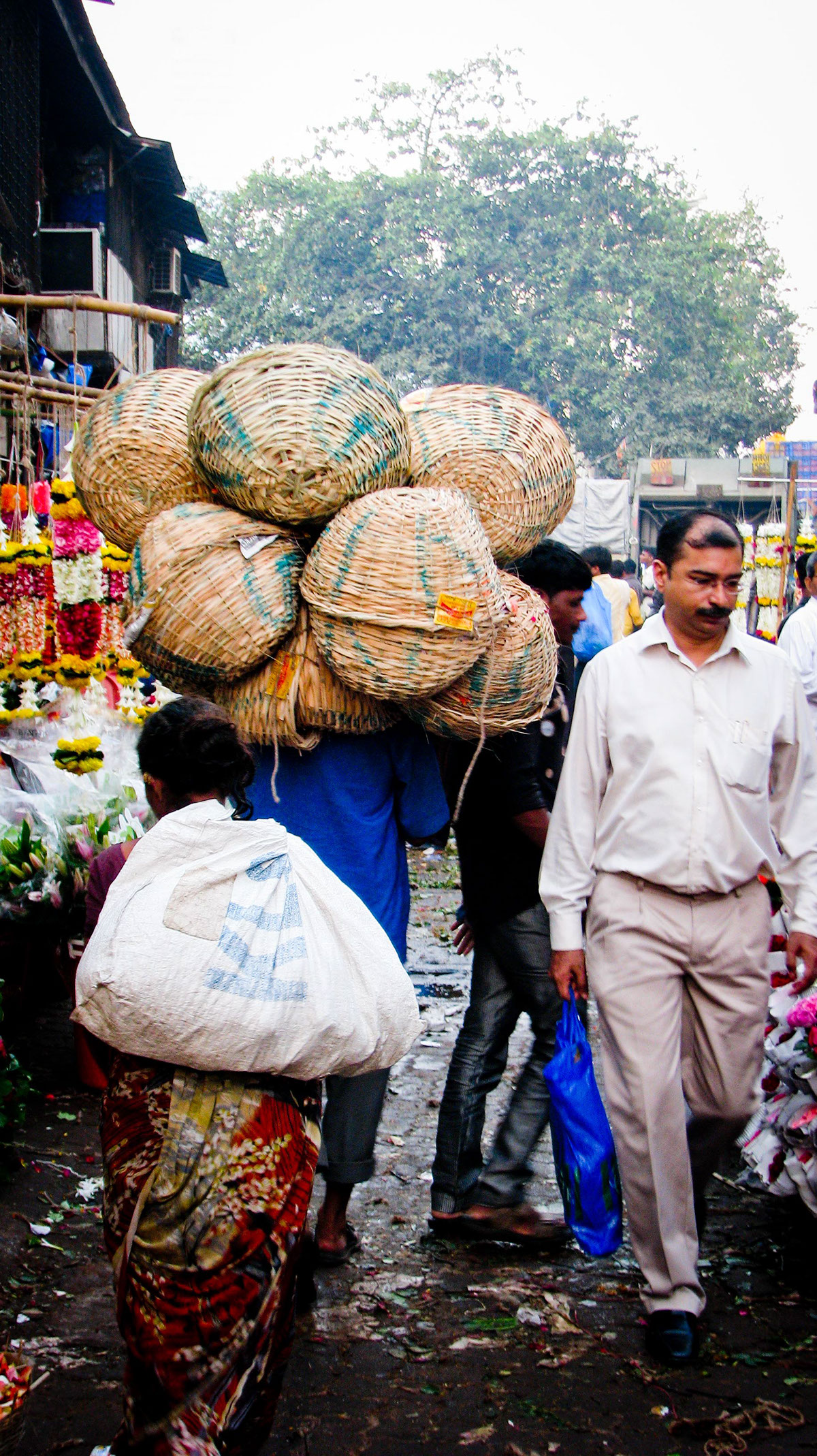 Flowers  flower market  mumbai  Street Photography dadar  India  daily life busy