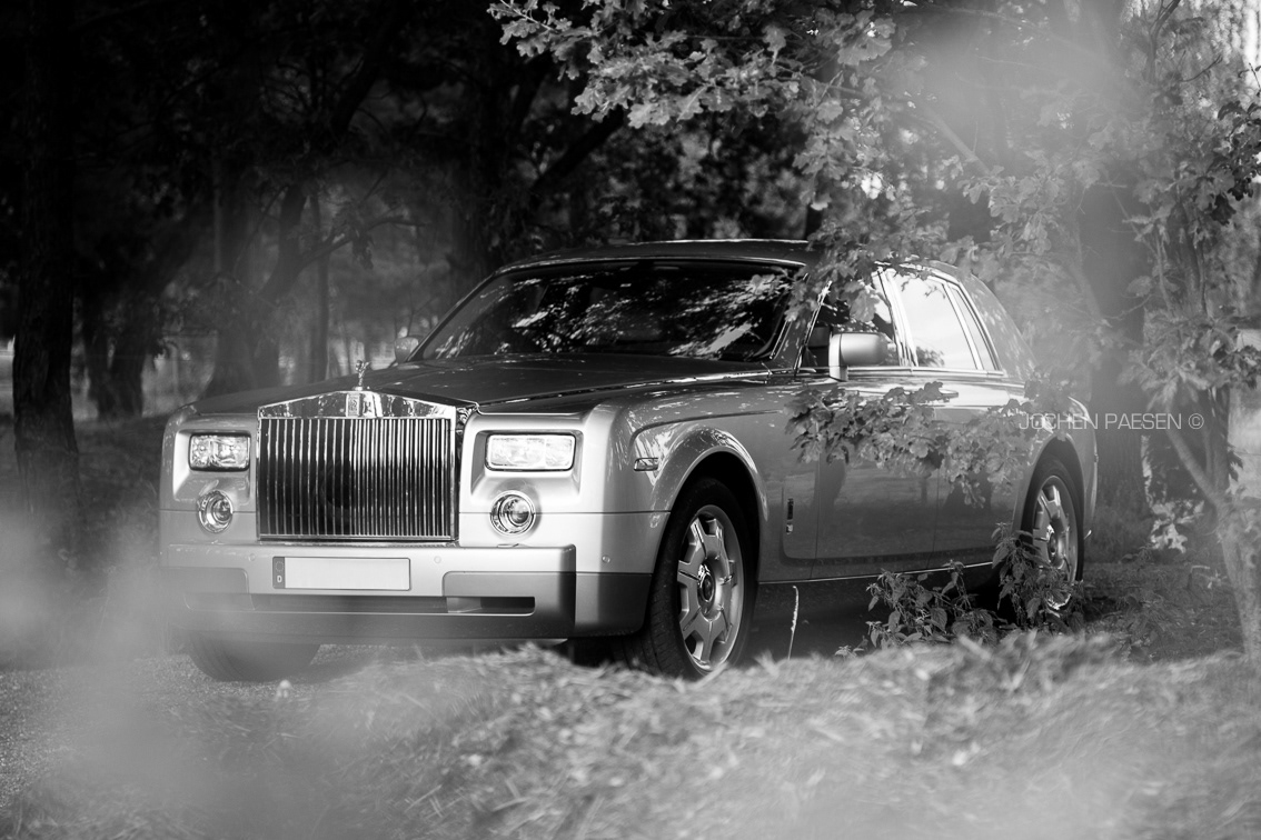 Rolls-Royce rolls royce british english UK United Kingdom royal silver car automobile luxury phantom automotive  