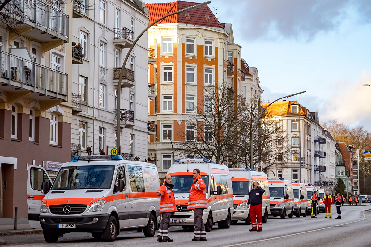 Adobe Portfolio Bombe eppendorf hamburg Säurezünder Feuerwehr KAMPFMITTELRÄUMDIENST polizei Rettungsdienst Evakuierung Deutschland