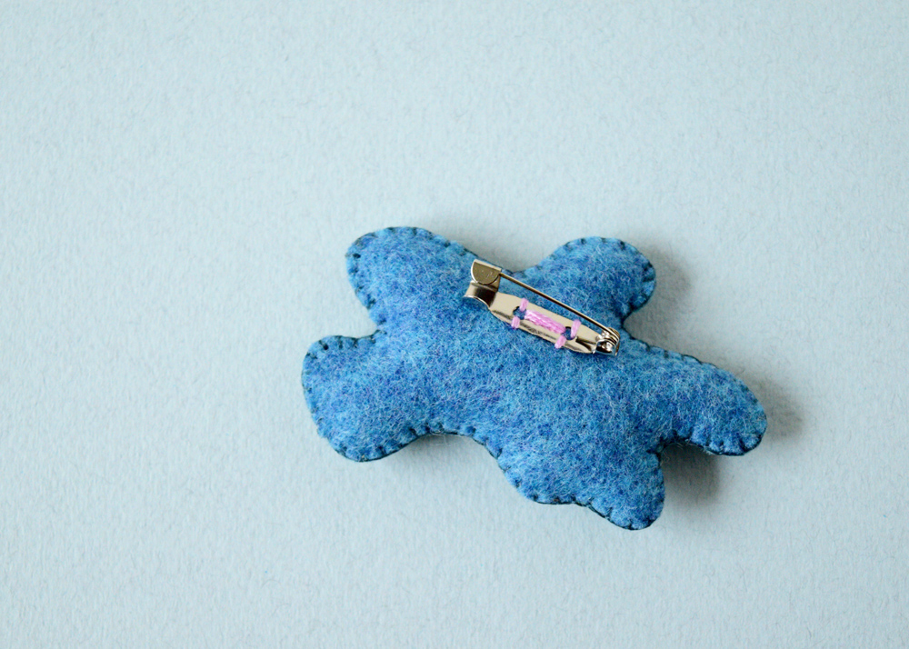 amoeba brooch art craft soft sculpture hine mizushima plankton microbe handmade toy