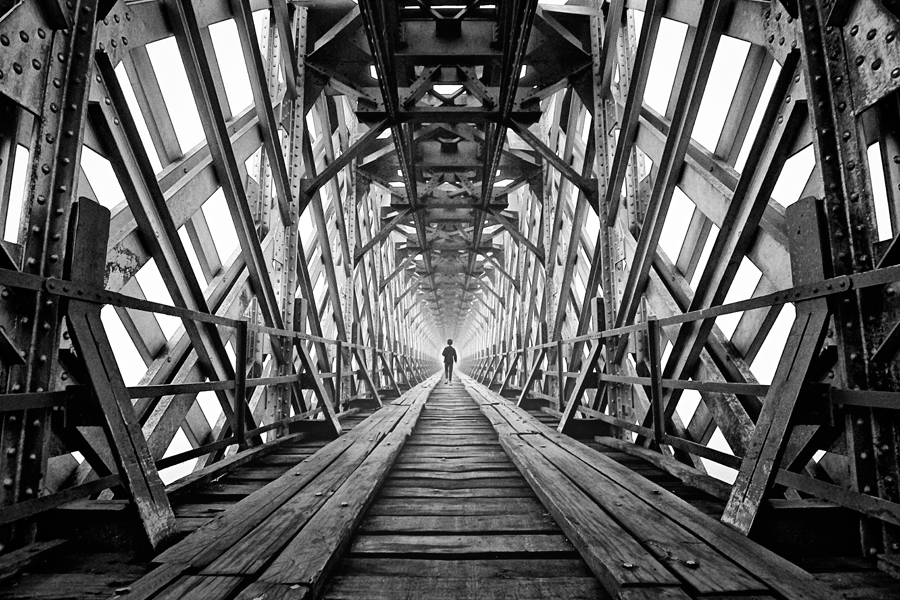 bridge story black and white old