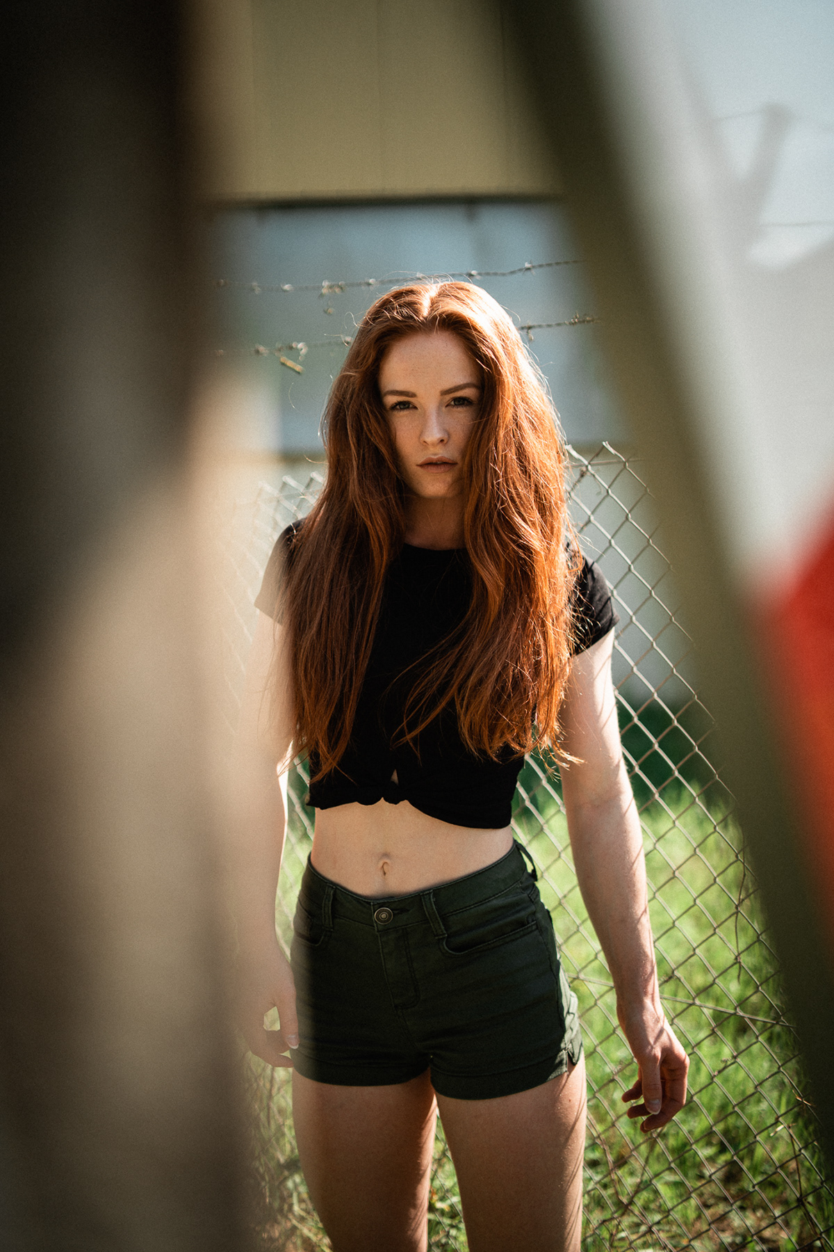 girl model red hair outdoors trailerpark trailer Sony A7iii fotograf frankurt Photography 