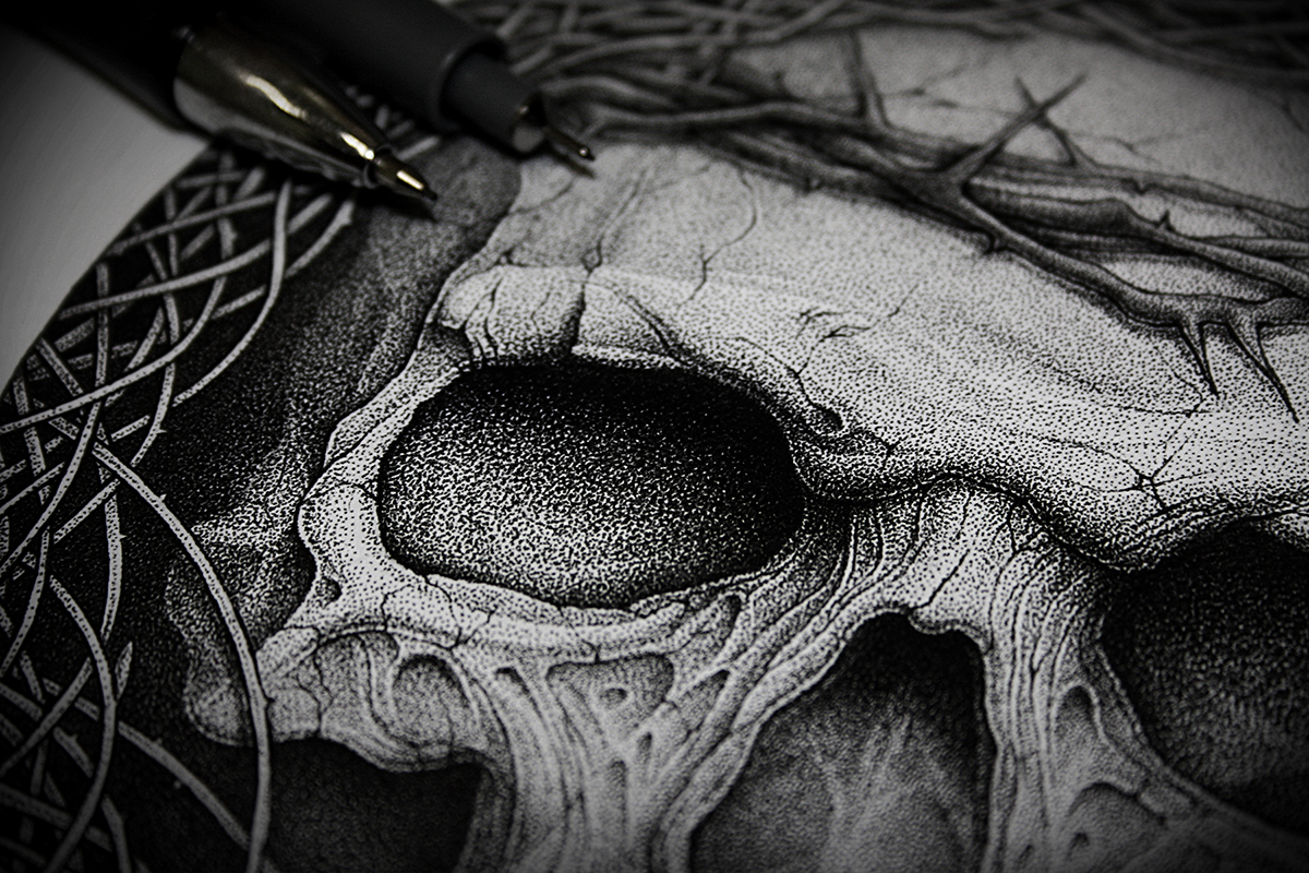 dotwork graphic skull tattoo thorny wreath stippling darkart Pointillism human skull art print design ink