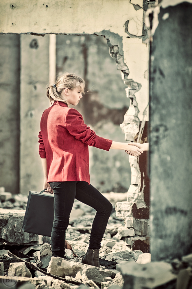 styling  female model young girl meeting exchang package secret agent agent buiding abandoned ruins