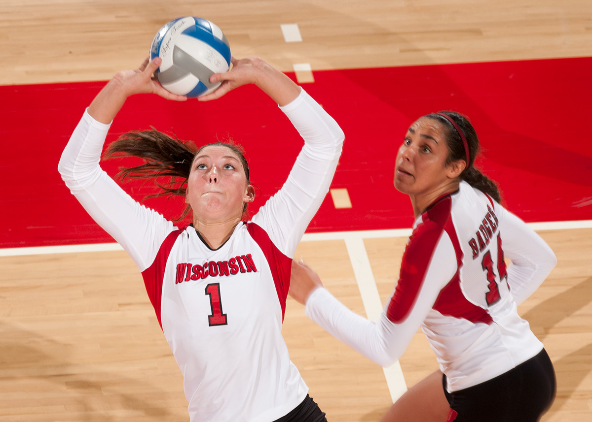 University of Wisconsin volleyball women's sports badgers