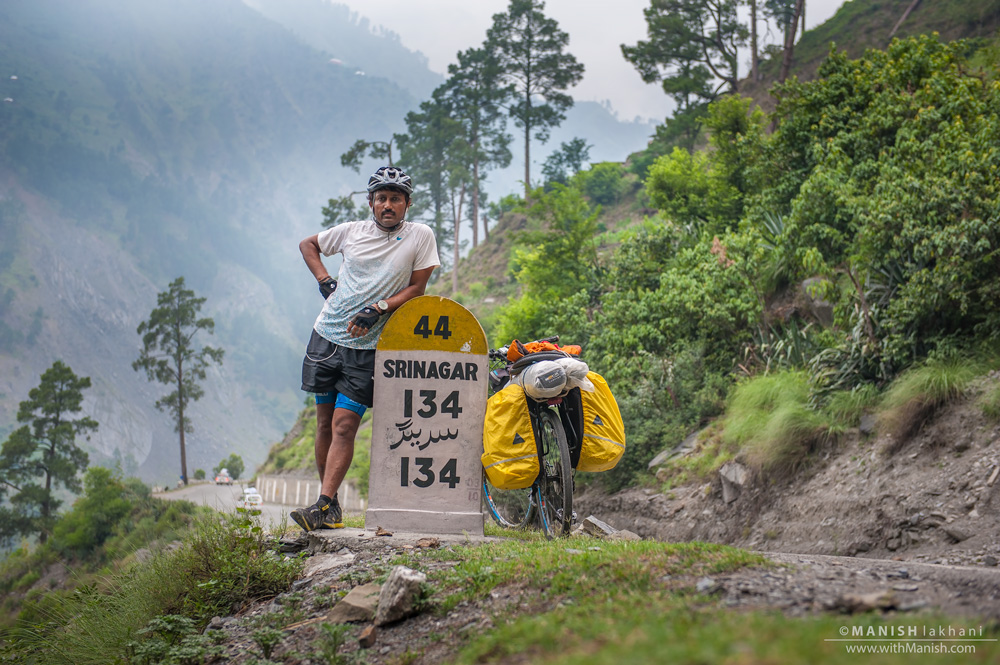Cycling adventure outdoors India Photography on Road roads off roads Kashmir