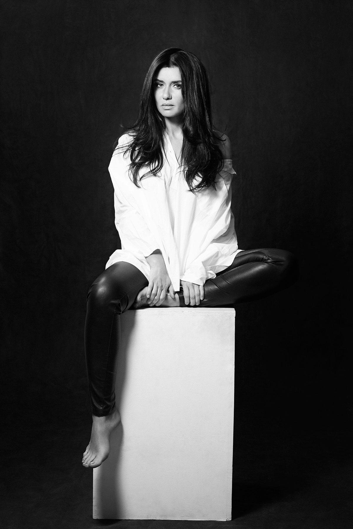 actress Celebrity egyptian_actress egypt portrait studio lighting blackandwhite black_and_white
