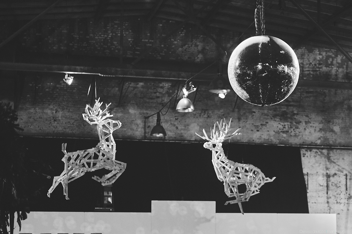 chrismas markt market sculpture deer
