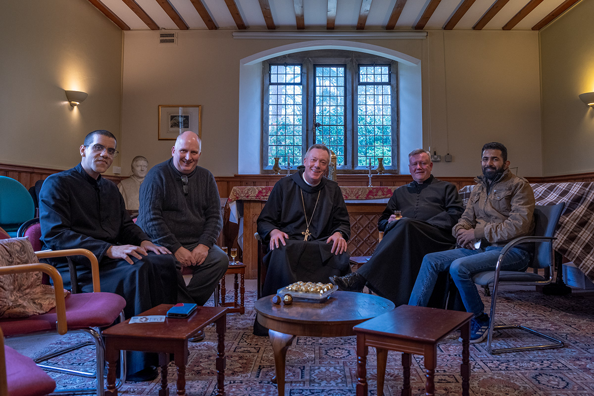 Photography  UK monks Benedictinos lente