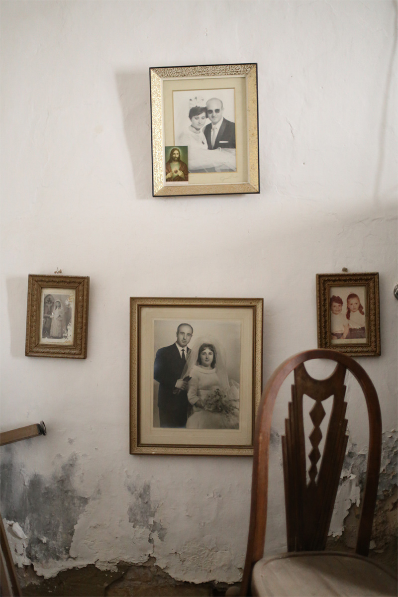 #antique #architecture #daylight #haunted #memories #Portraits #remaining #SPACES #unchanged