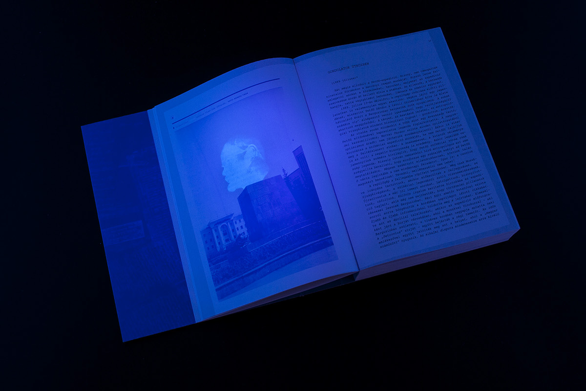 book UV fluorescent petőfi special ink Indigo blue open spine spine binding