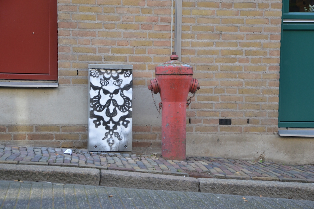 NeSpoon Holland netherland Nijmegen stencil spray can clay Pottery ceramic