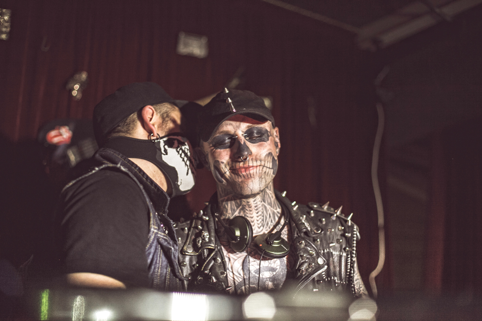 Rolling Stone Bar zombi boy  bar club Canon Rick Genest in Cover Content Settings promote Rick Genest