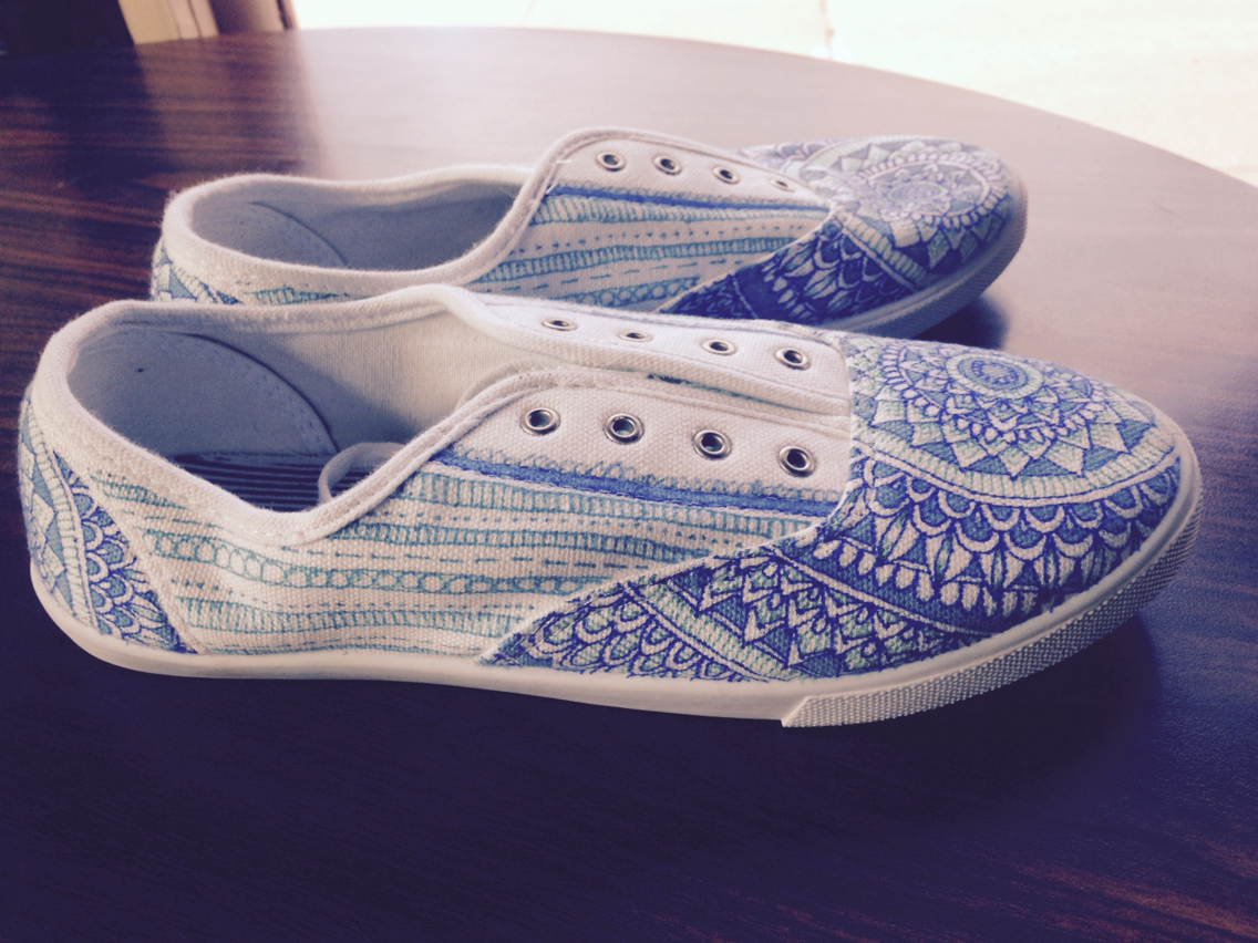 shoes Mandala pattern lines for sale blue color