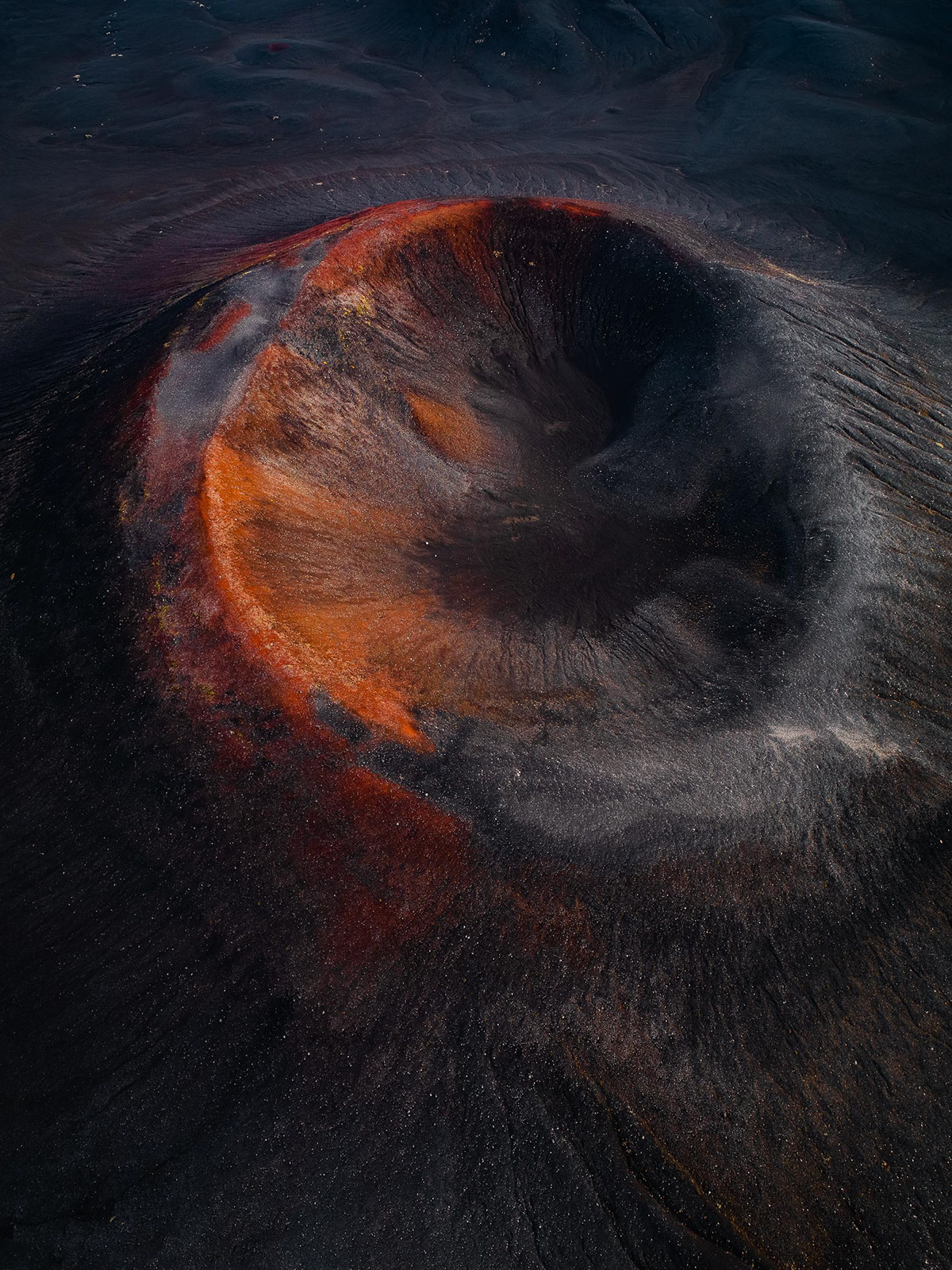 crater Vulcano lava magma rock ash iceland eruption mars moon