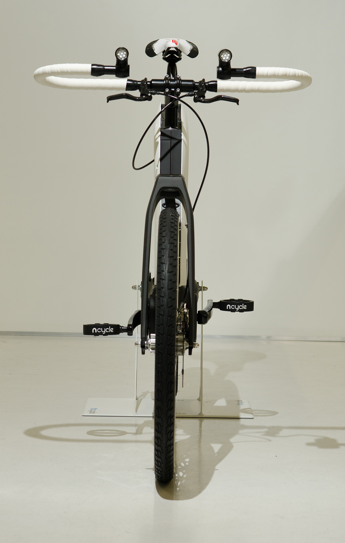 Bicycle cycle future tech concept Form Beautiful Playful Smart Bike Ebike Italy italia Bahrain Albania