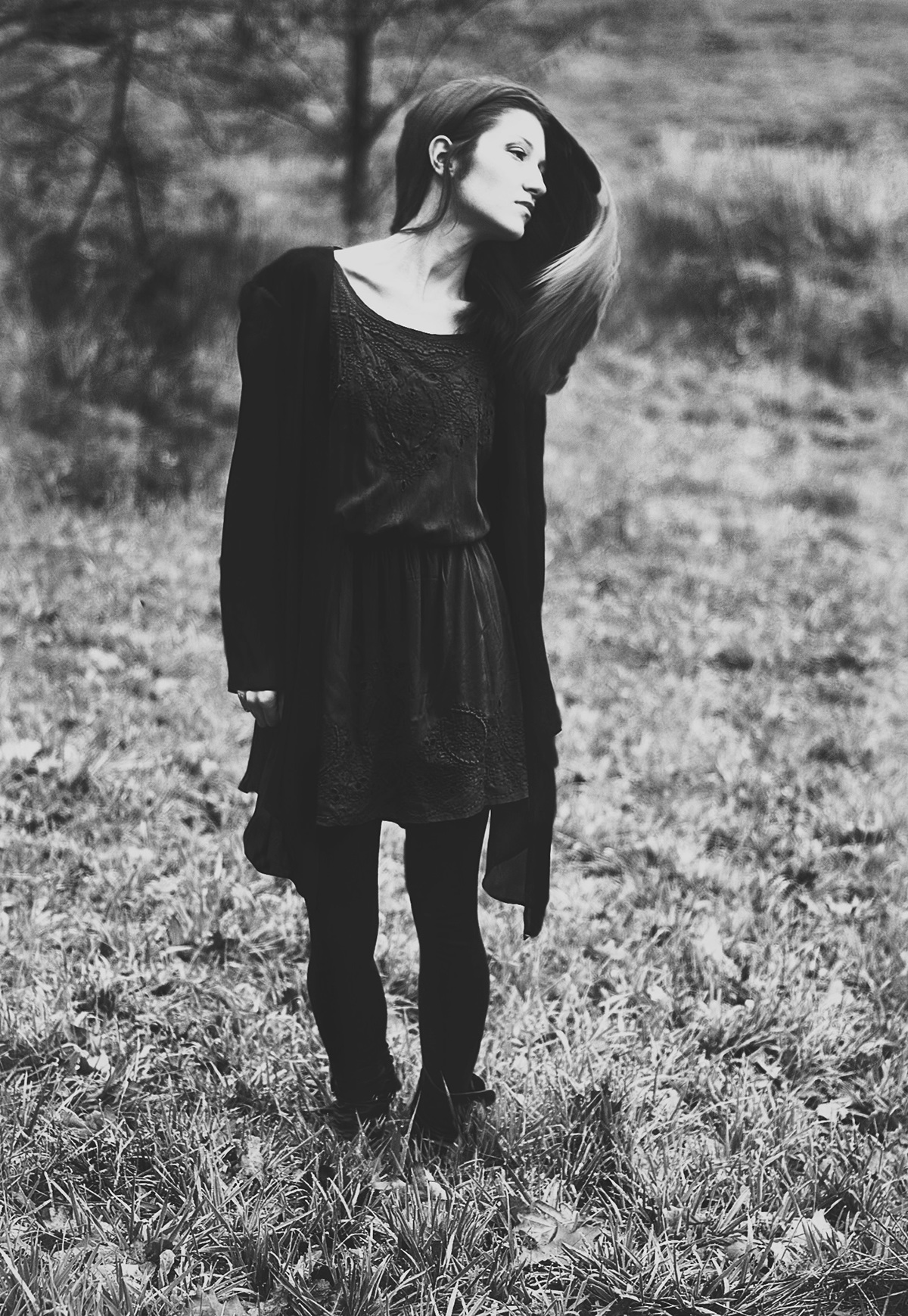 girl b&w black White skinny model photoshot portrait 50mm Nikon