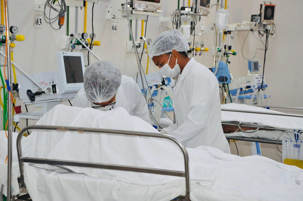 COVid Fotografia hospital monitores Respiradores saúde uti