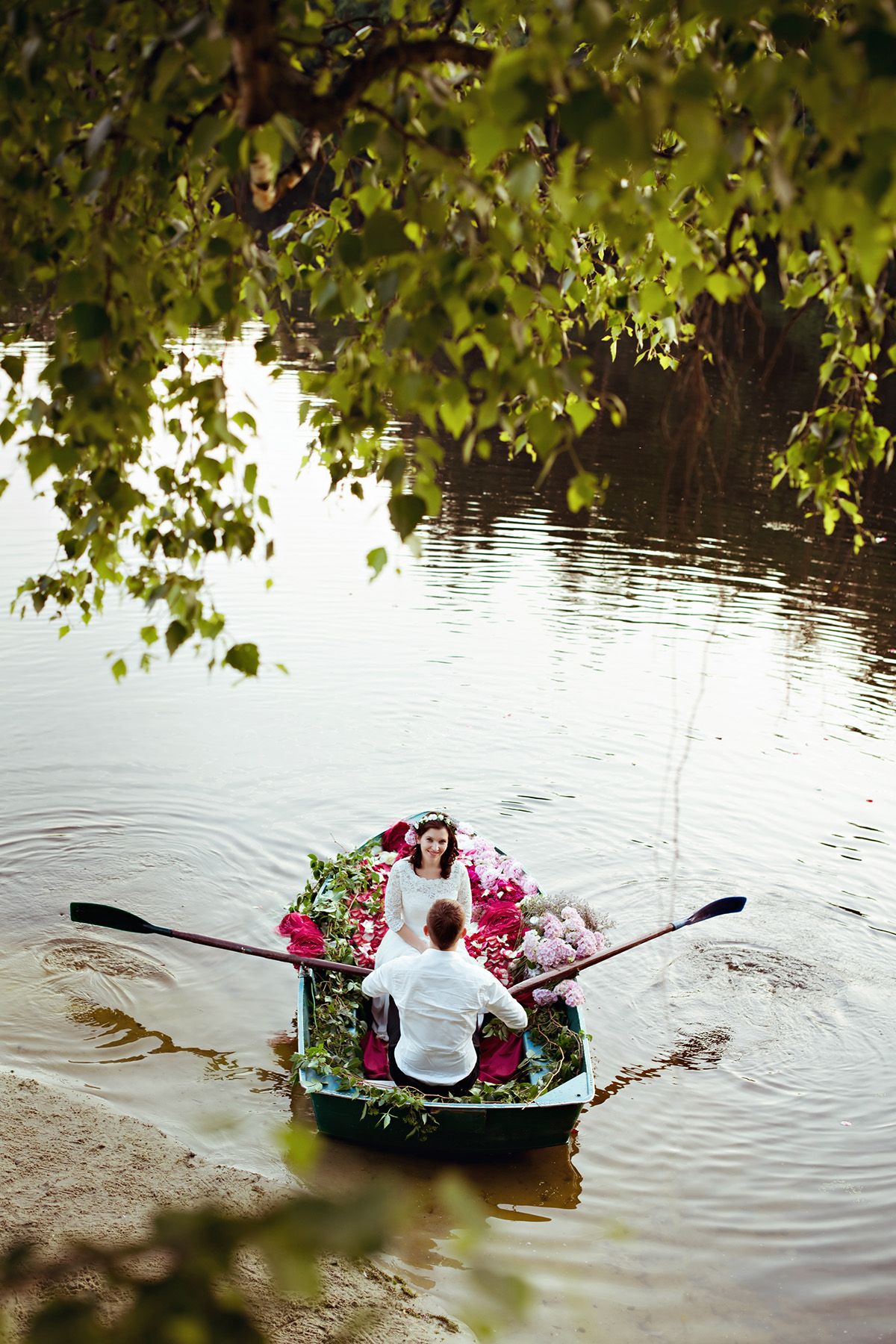 wedding in style wedding boat couple Flowers