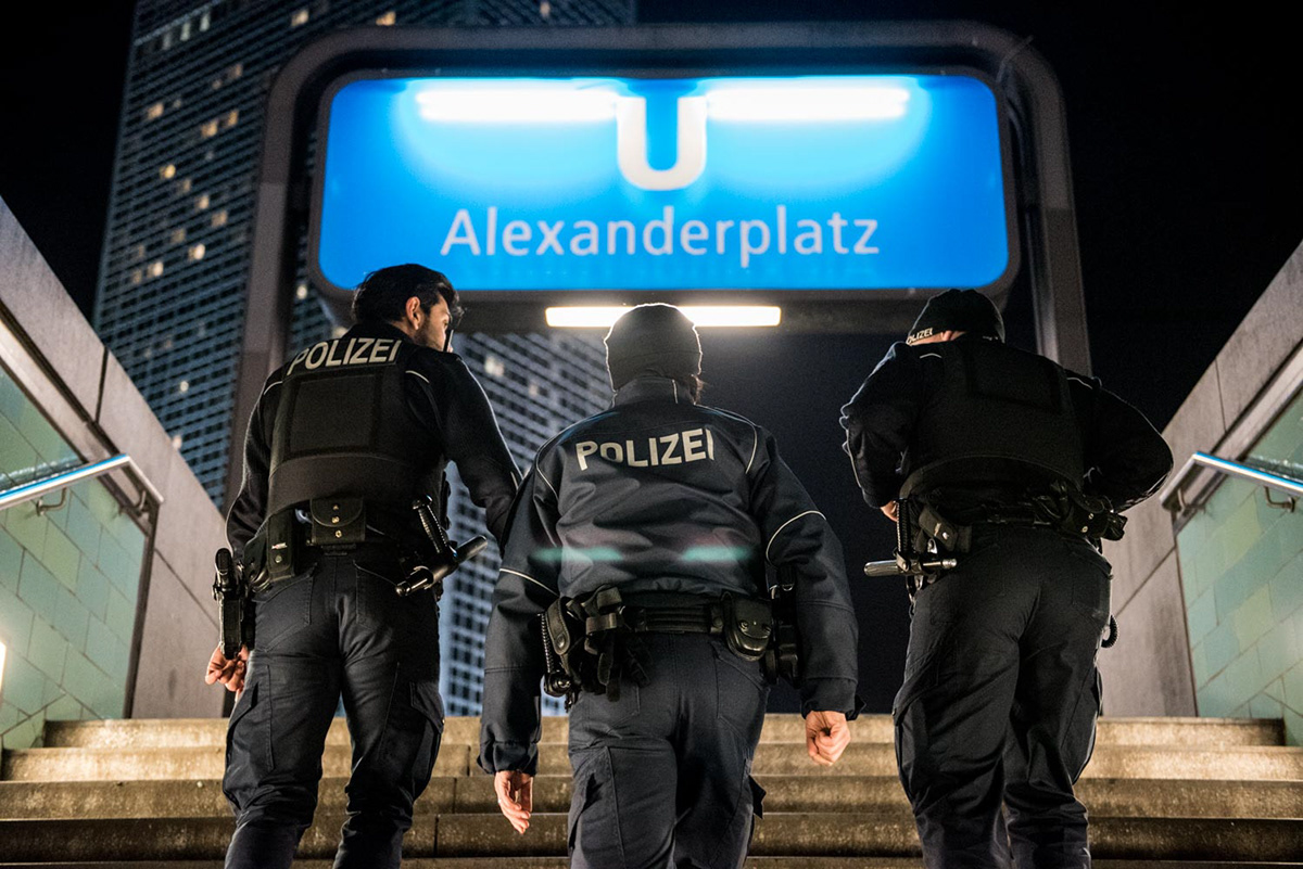 Adobe Portfolio Photography  editorial berlin polizei alexanderplatz