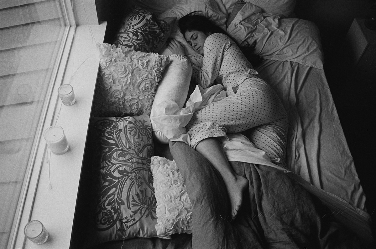 Photography  black and white Film   breakfast bed