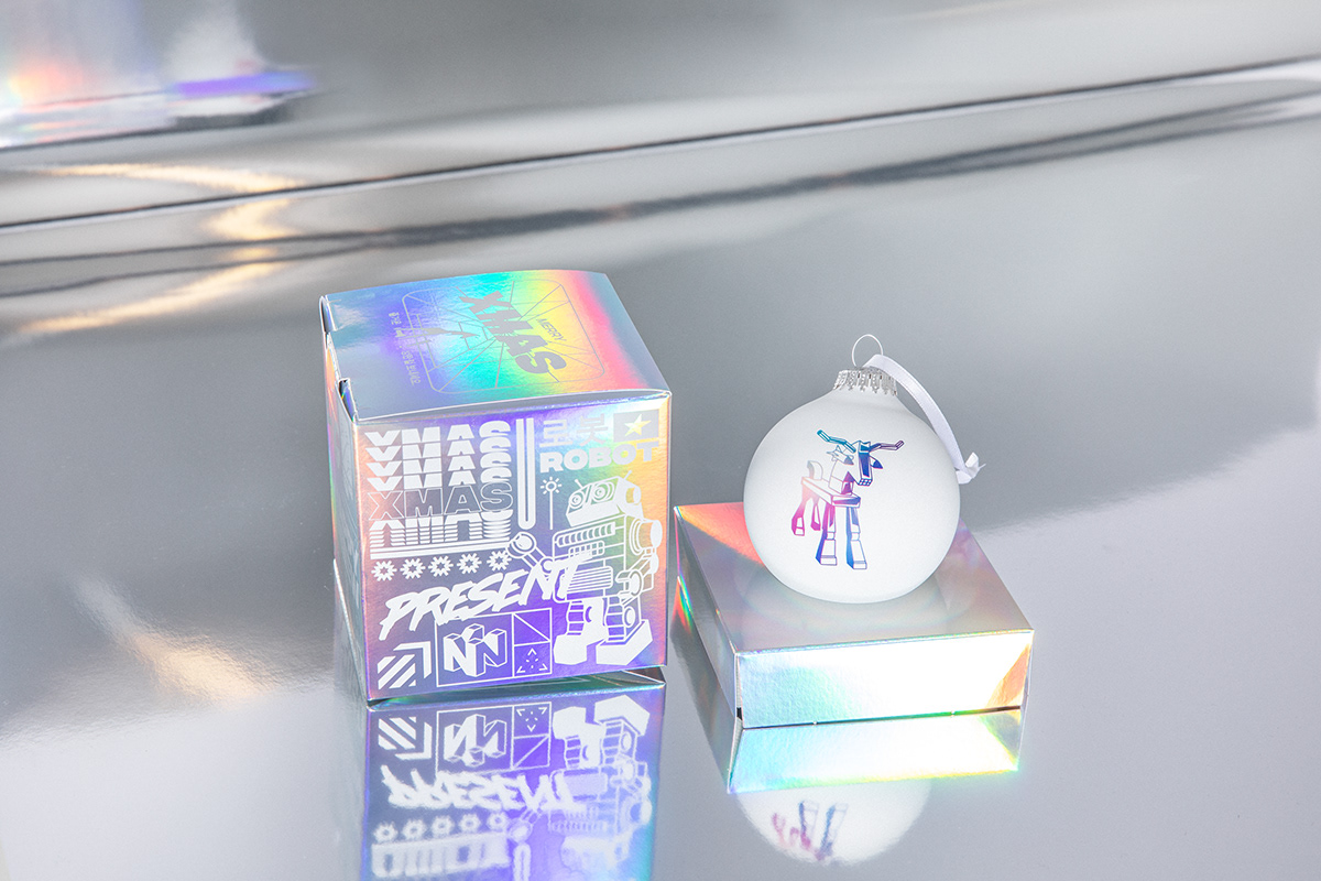 80´s branding  Christmas graphic design  holographic Jung von Matt Packaging Retro silver Tim Kaun