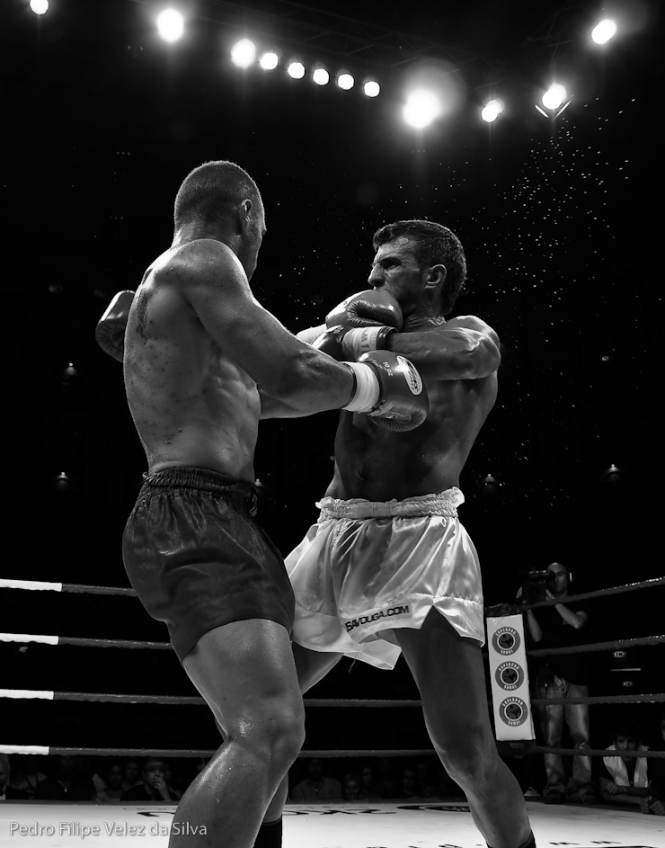 photo fighting fighters sports kickboxing kick Boxing Boxe foto Fotografia black White peterintheb0x peter velez