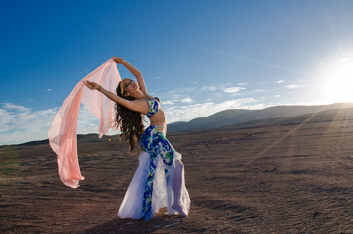 belly Belly dance dancer genesis morales danza del vientre arabian desert Desierto Desierto de Atacama Sun arica chile arica y parinacota odalisca colors