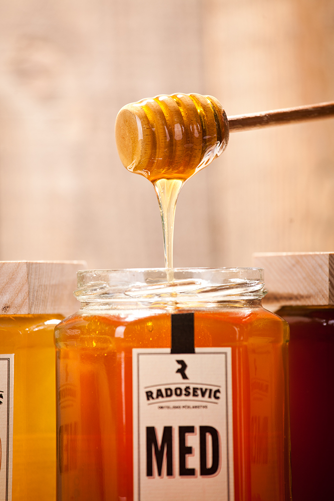 radosevic legalega honey Honey package package identity leo vinkovic osijek  bednja honeycomb beekeeping bee Croatia family beekeeping wood