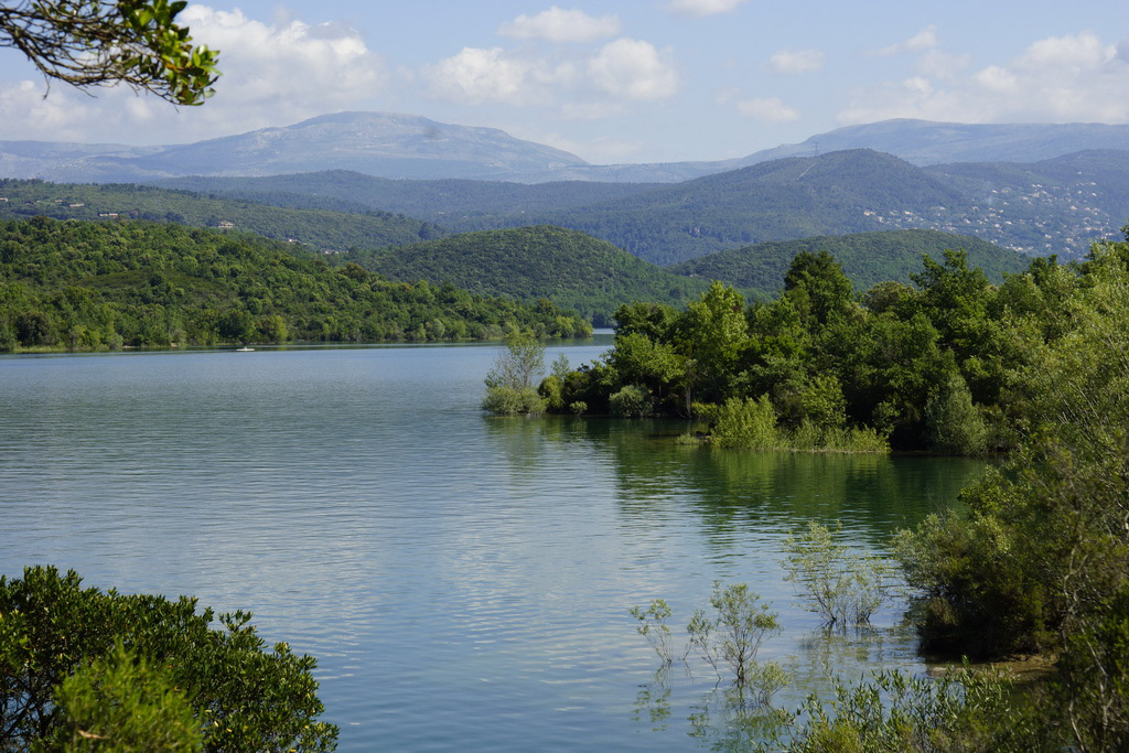 france barrage "Le lac de Saint Cassien"