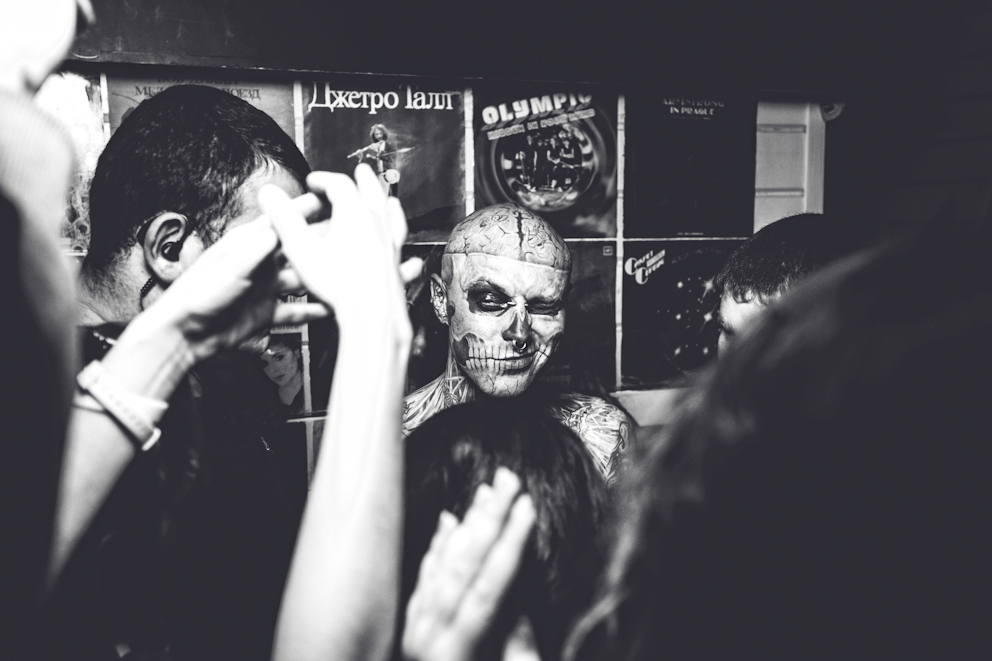 Rolling Stone Bar zombi boy  bar club Canon Rick Genest in Cover Content Settings promote Rick Genest