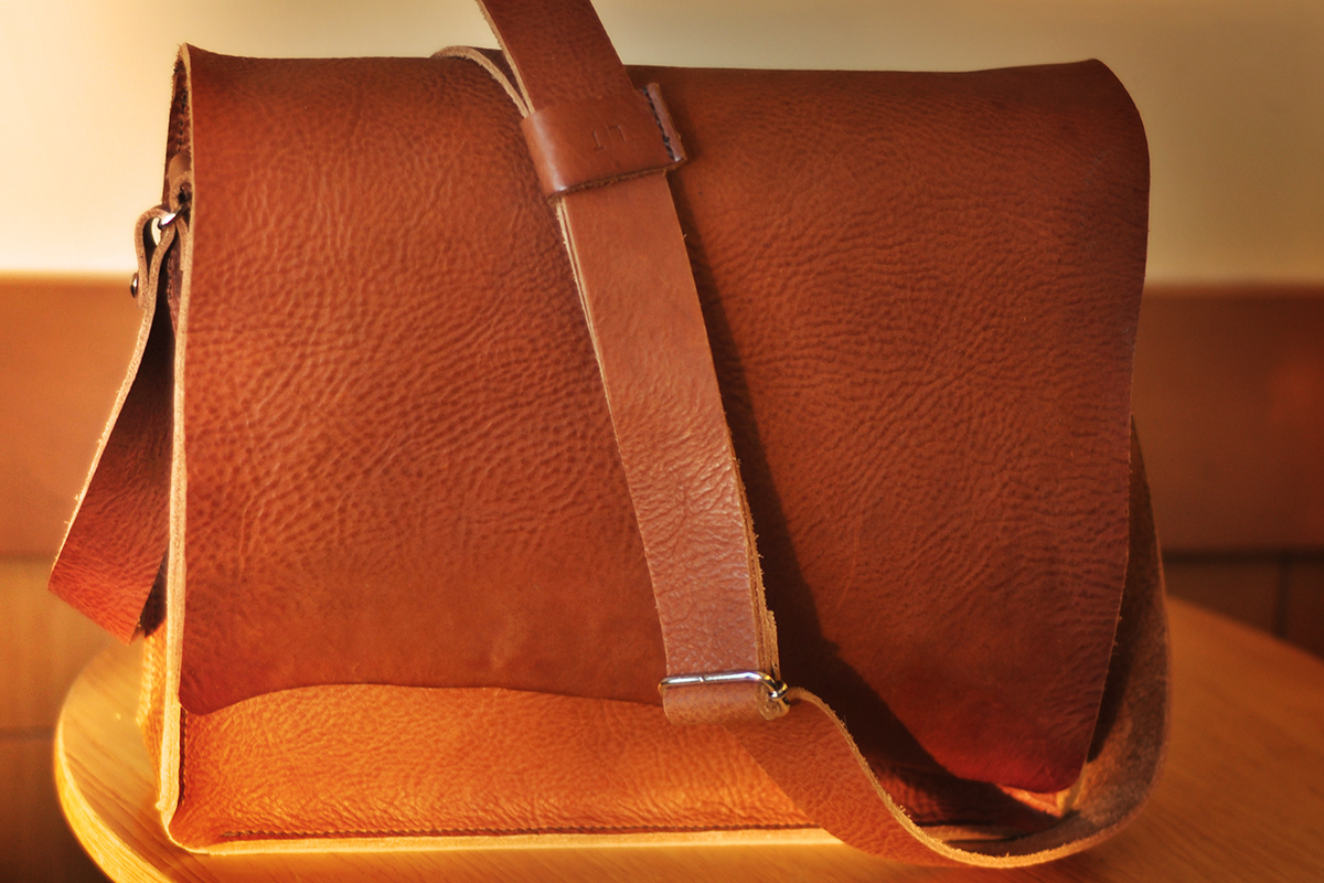 messenger bag leather
