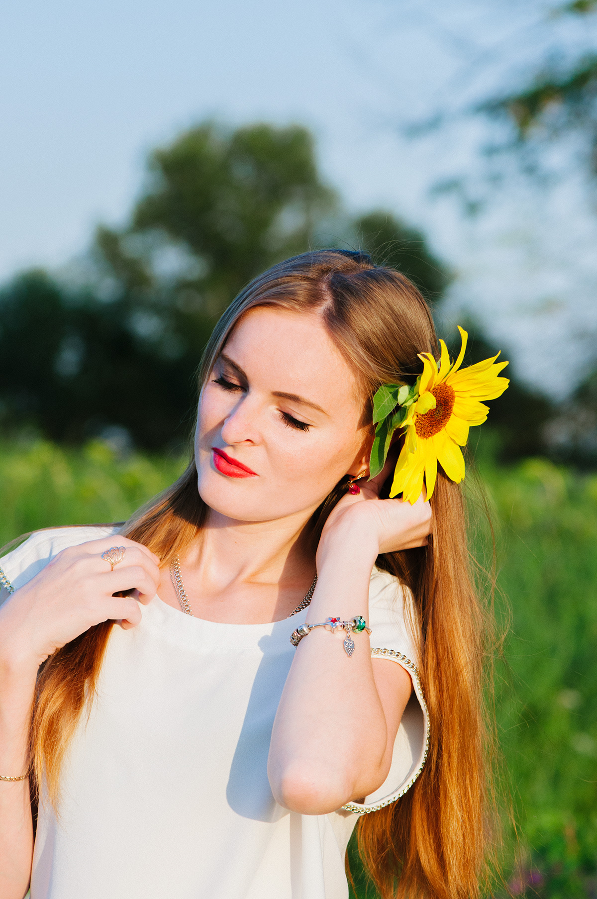 photo portrait girl Sunflowers