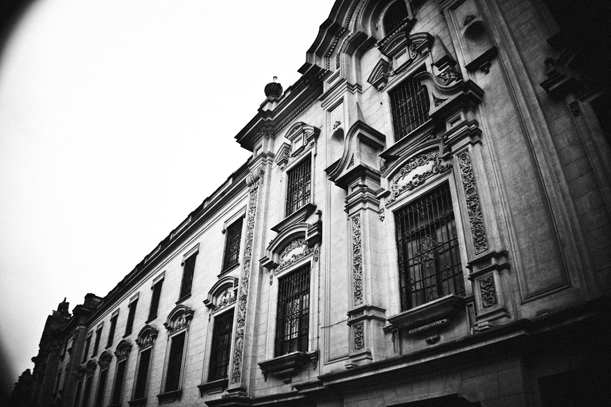 arquitectura black and white lima