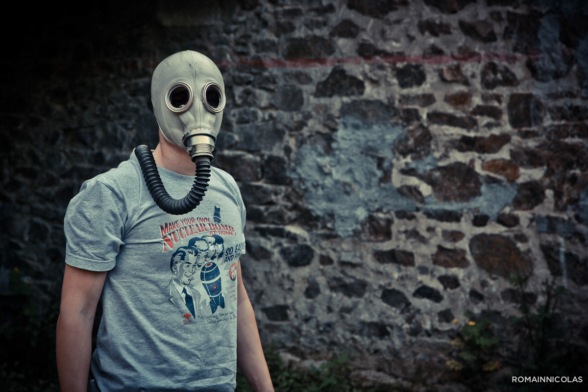 masque à gaz Respirator limoges désafecté sombre fin du monde