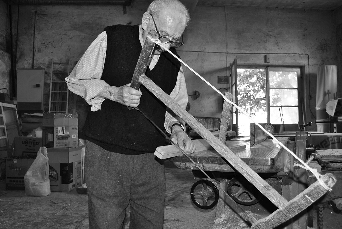 artesanal carpenter Falegnameria Experience black & white history