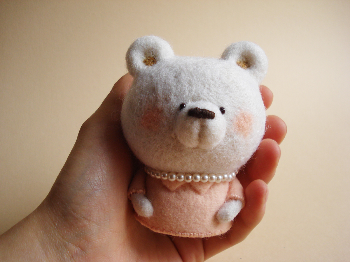 Polar Bear cute bear handmade needle felted Needle Felting textile bear toy kawaii pearls white bear