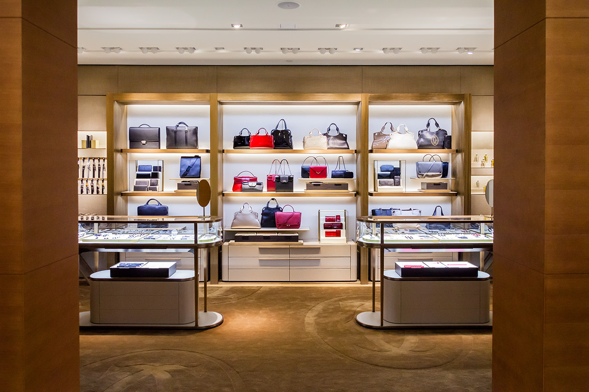 Louis Vuitton Aventura Mall, Phillip Pessar