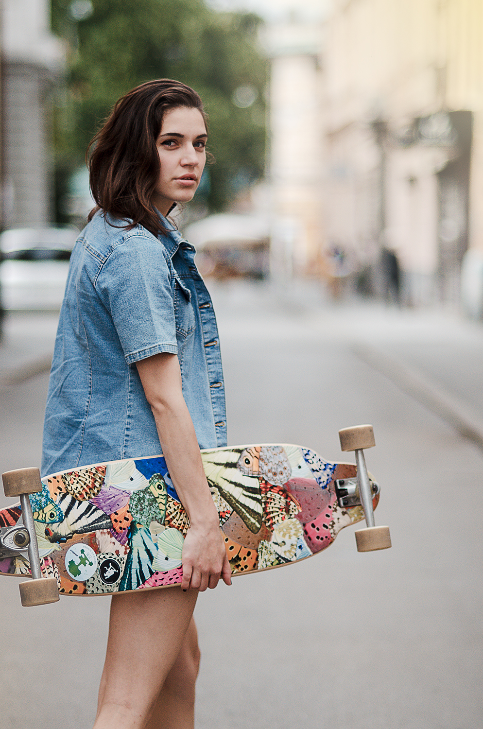 model Hipster LONGBOARD outfit commercial