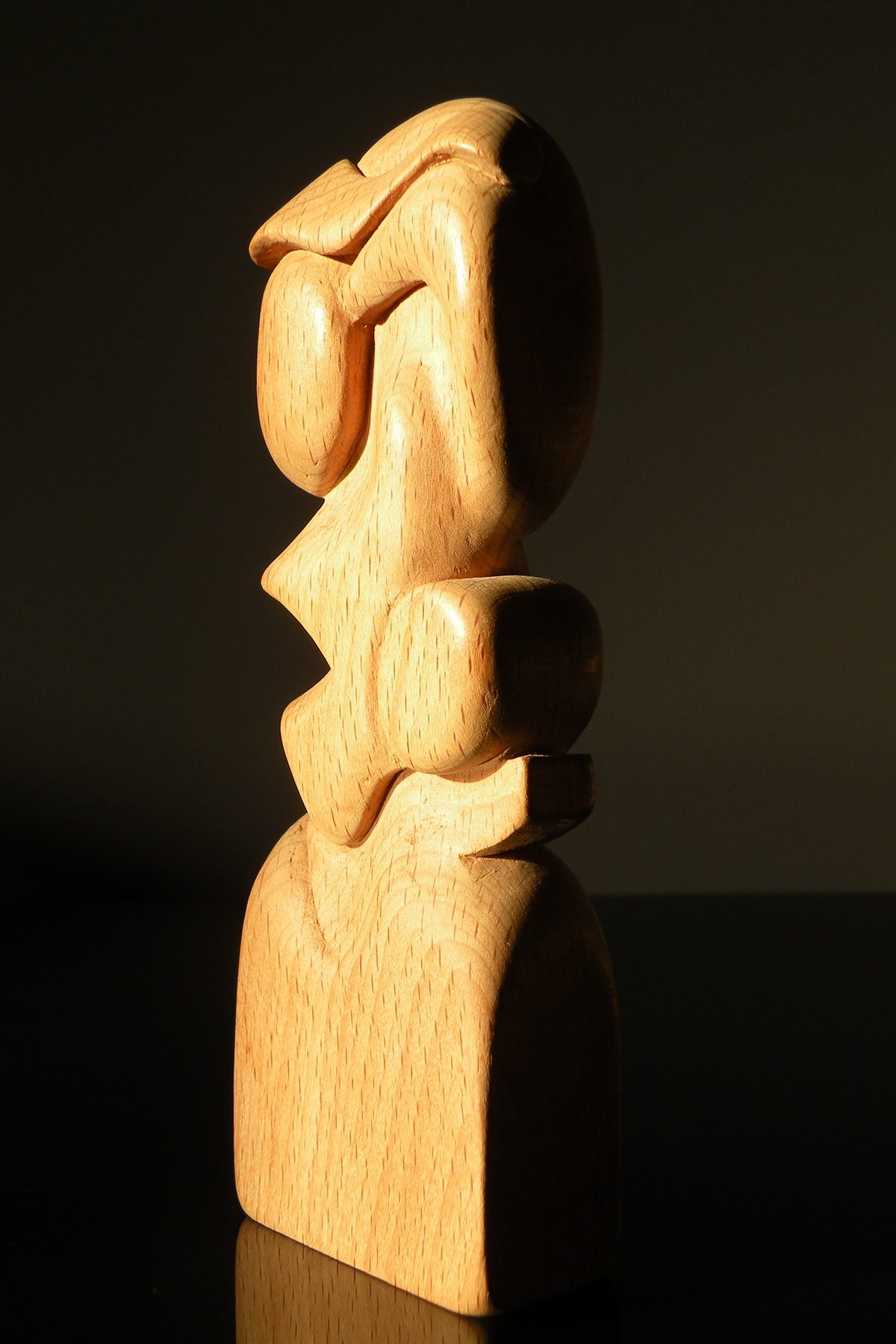 ear oreille inner interne echo abstract abstrait sculpture bois wood Totem Beech hêtre handcarved carving