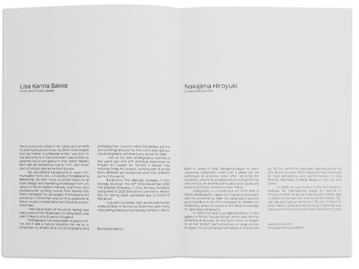 brochure minimalist thread binding