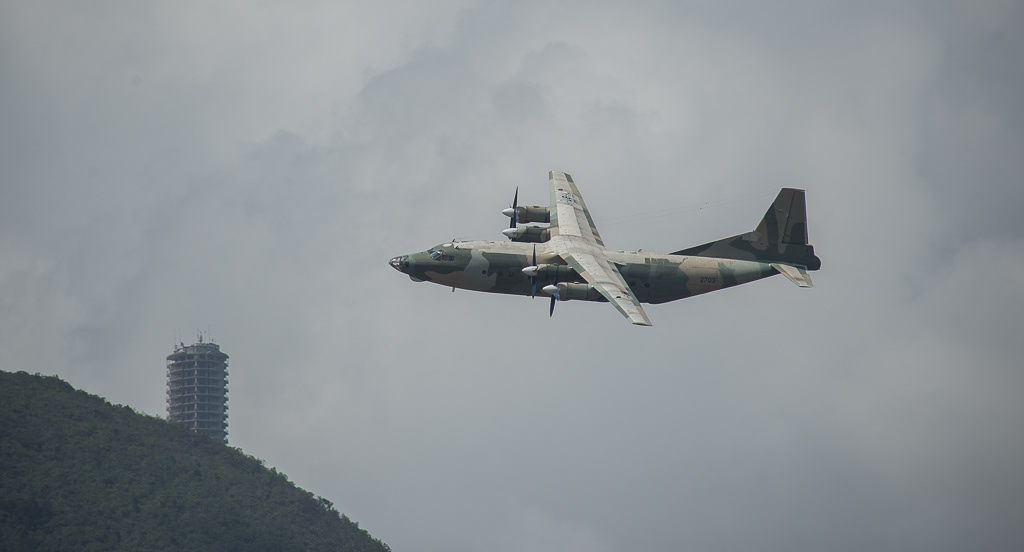 airshow Show caracas venezuela protest Sos planes Aviones desfile march mountain avila