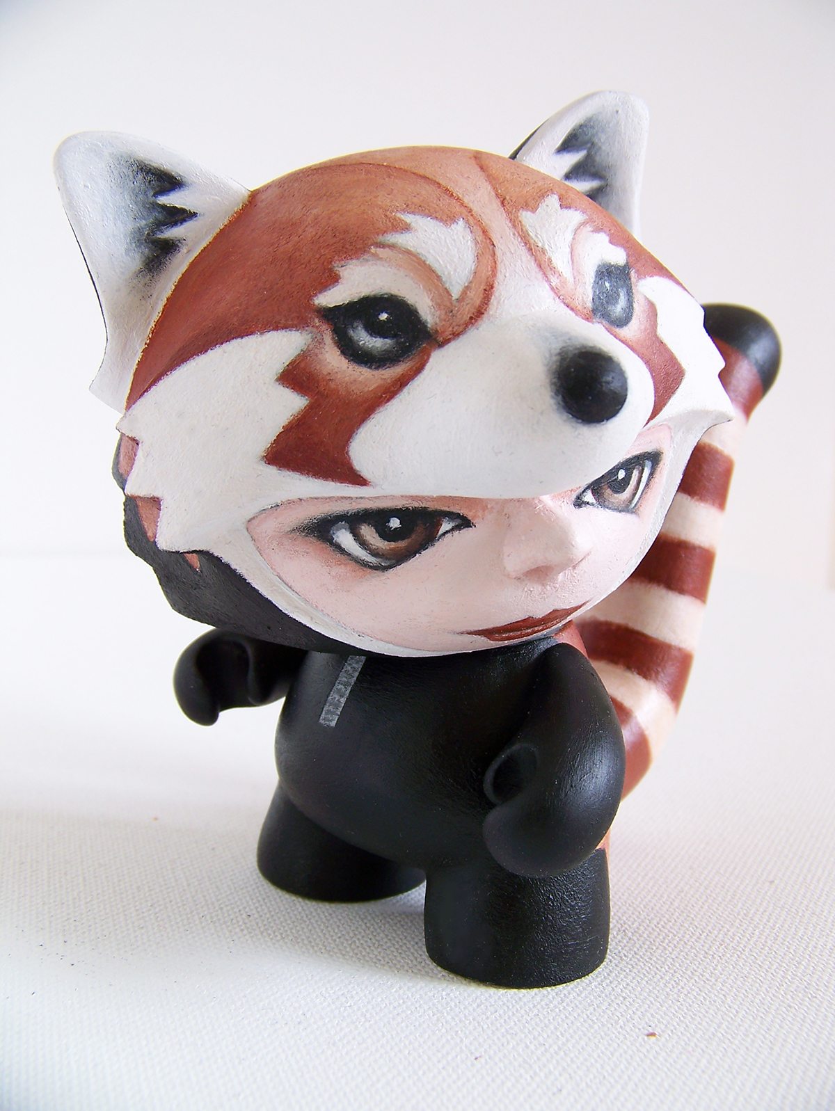 munnyworld toys custom toys vinyl toys Kidrobot Custom Vinyl art toys red panda