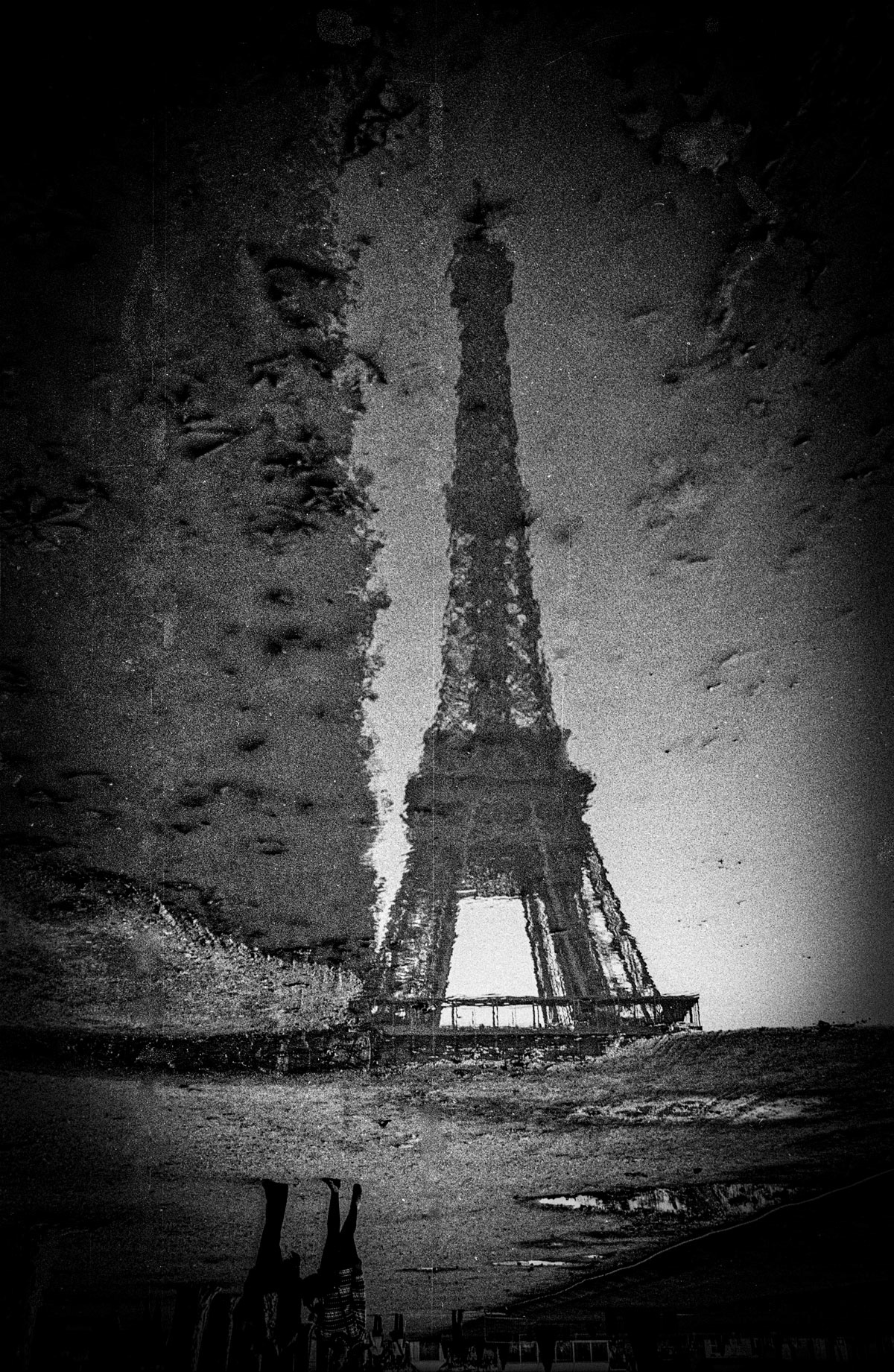 b&w Documentary  Film   Leica Paris Photography  sity Street