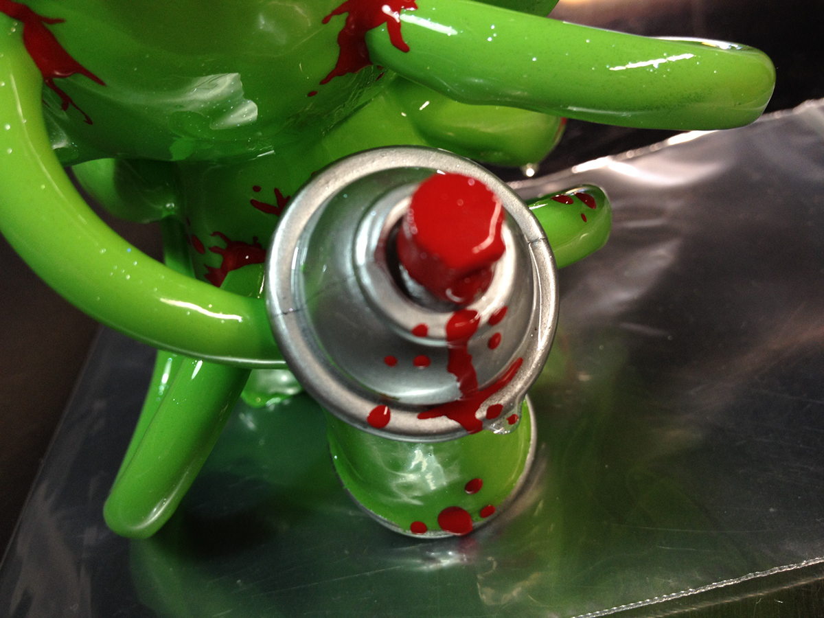 Munny Kid Robot SF lime green internal spray