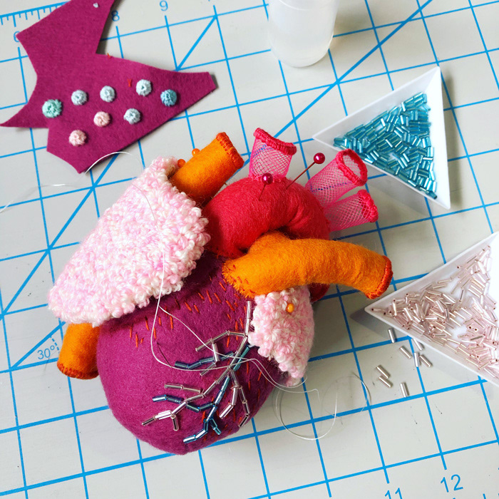 anatomical heart craft Embroidery fiberart handmade hine mizushima octopus punch needle soft sculpture 水島ひね