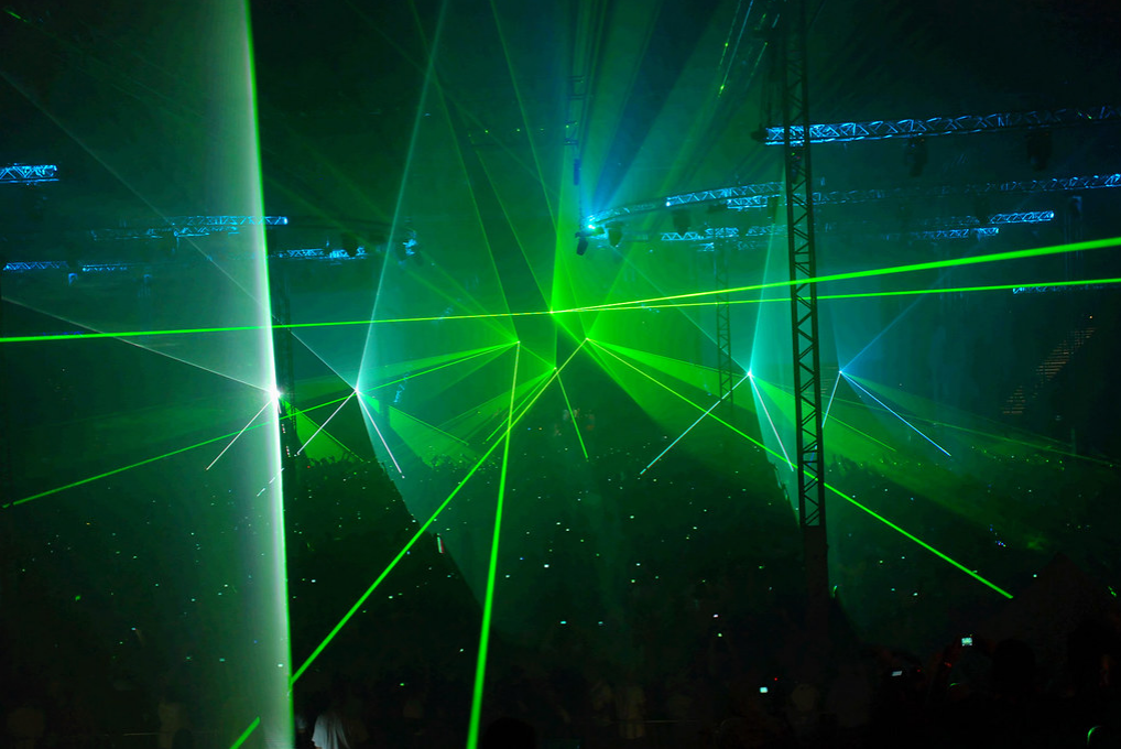 katowice lasers lights mayday Mediam